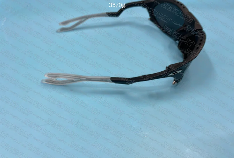 Oakley Plantaris 4