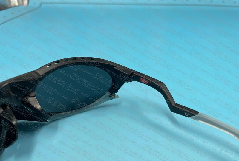 Oakley Plantaris 4