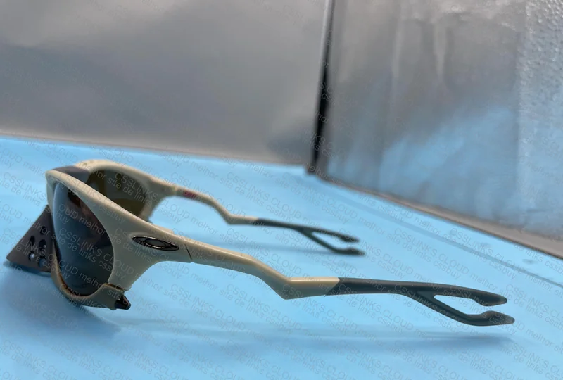 oakley plantaris