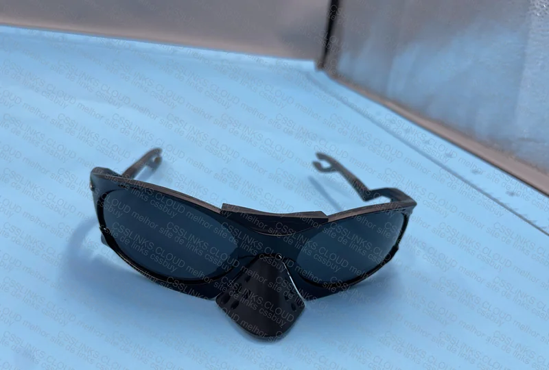 oakley plantaris 4