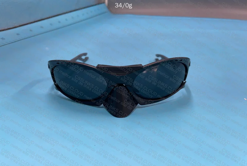 Oakley Plantaris
