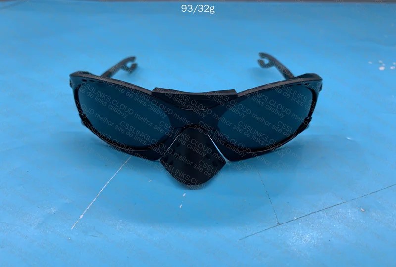 oakley plantaris 4