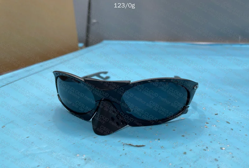 Oakley Plantaris 5