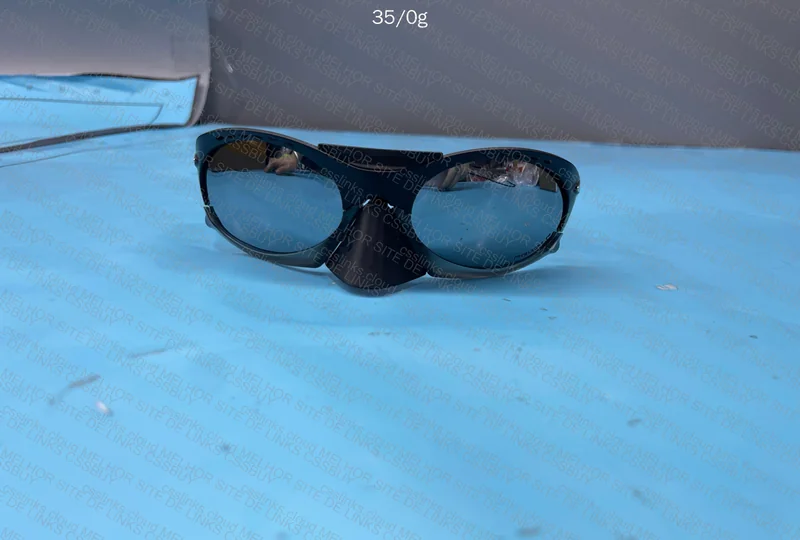 Oakley Plantaris 2