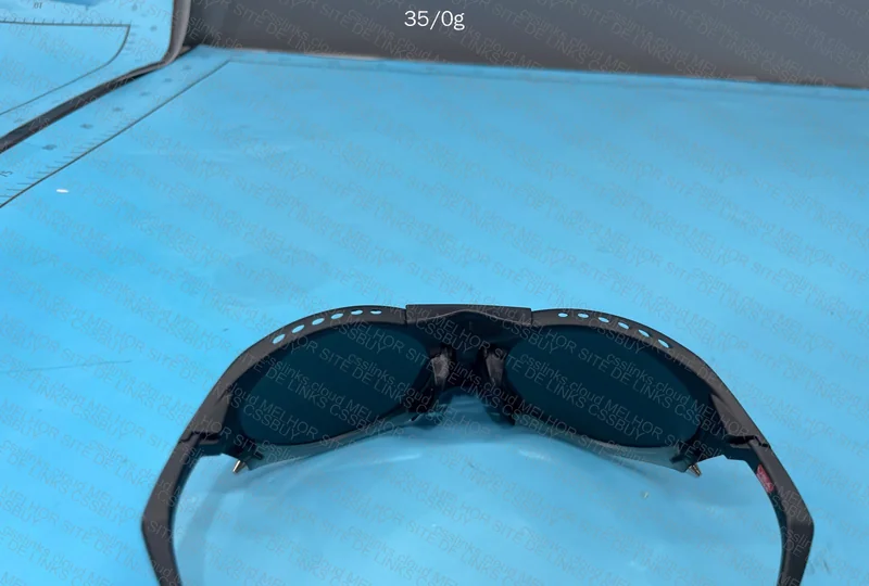 Oakley Plantaris 5