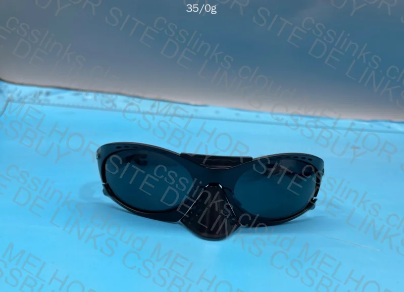 Oakley Plantaris