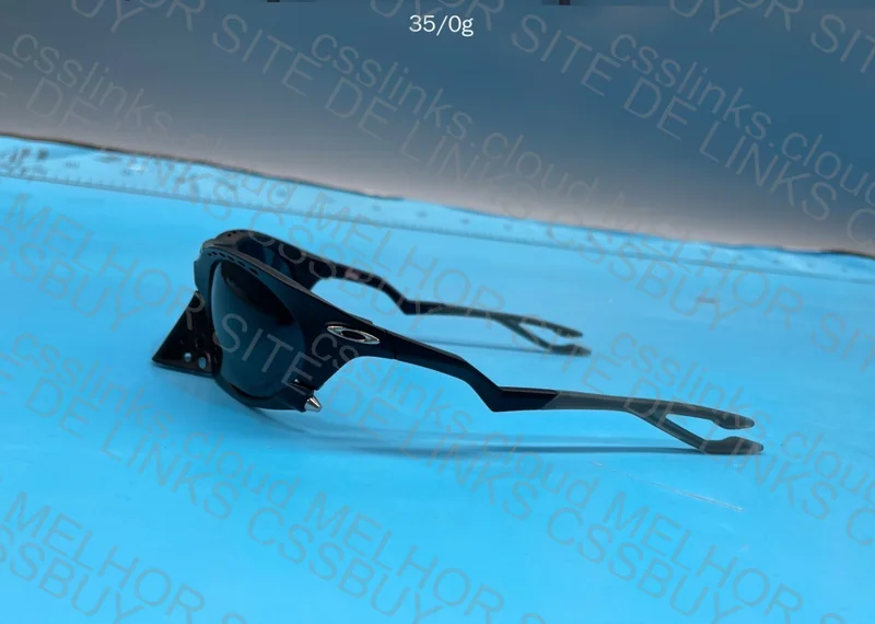 Oakley Plantaris 3