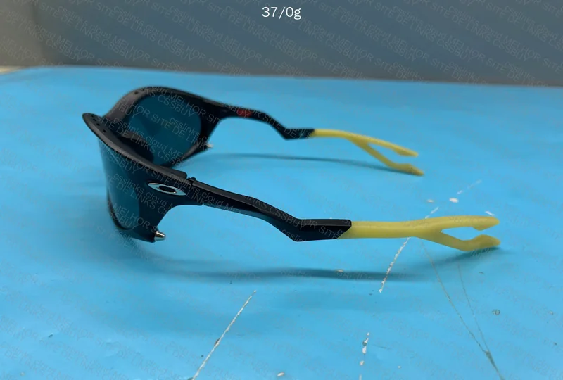oakley plantaris 2