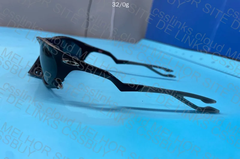 Oakley Plantaris 2