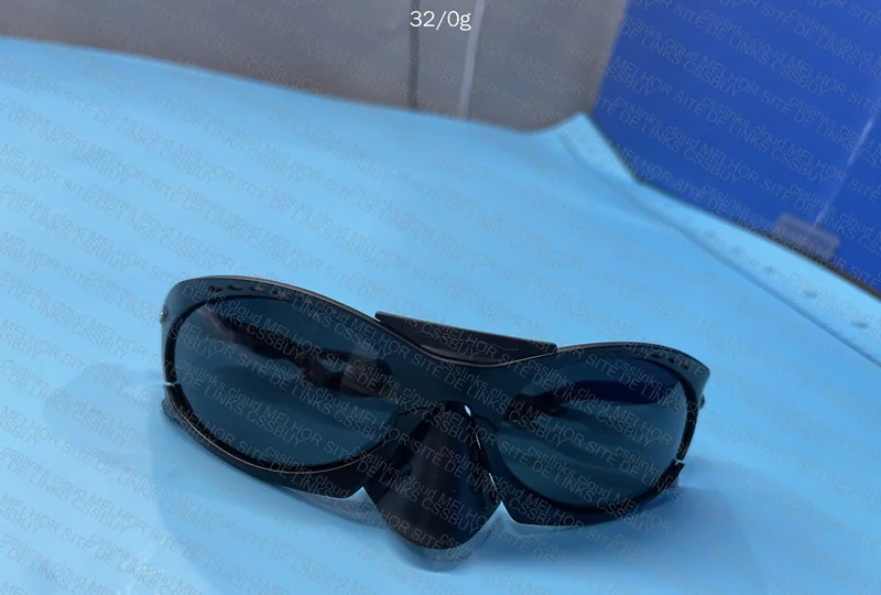 Oakley Plantaris 2