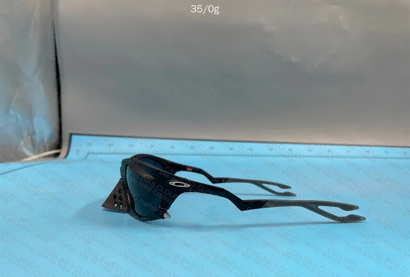 Oakley Plantaris (Ajuda) 4