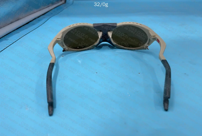 oakley plantaris cor: c17