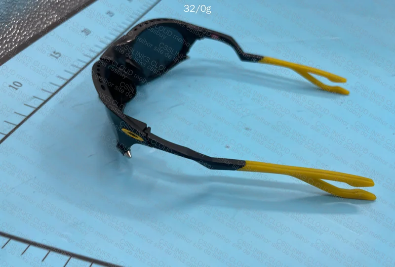 Oakley Plantaris Podpah 4
