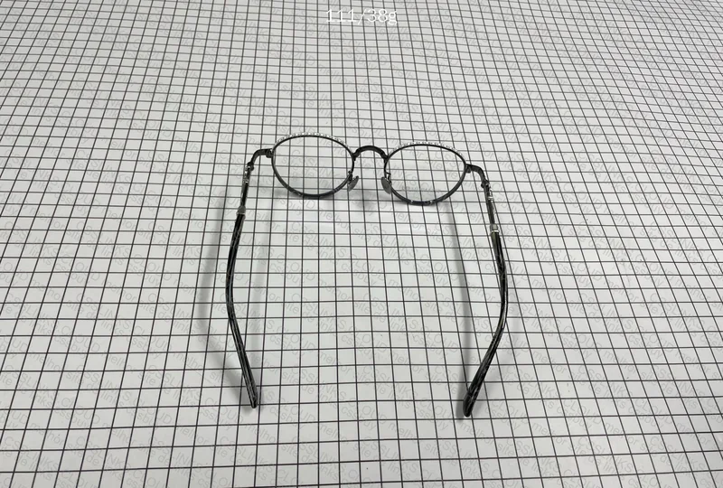 Óculos Chrome Hearts 5