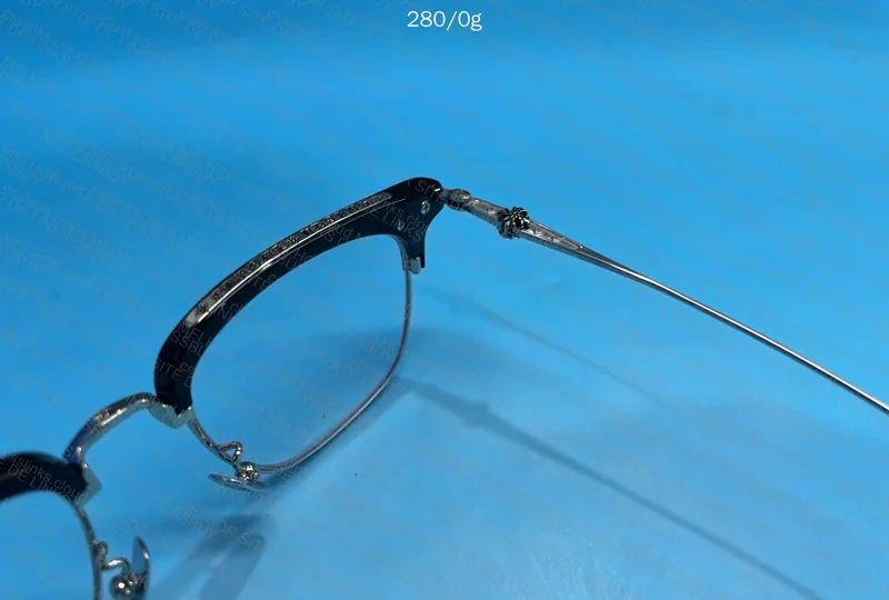 Óculos Chrome Hearts 4