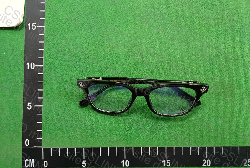 Óculos Chrome Hearts 3