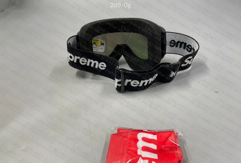 Supreme x SMITH Snow Goggles 2