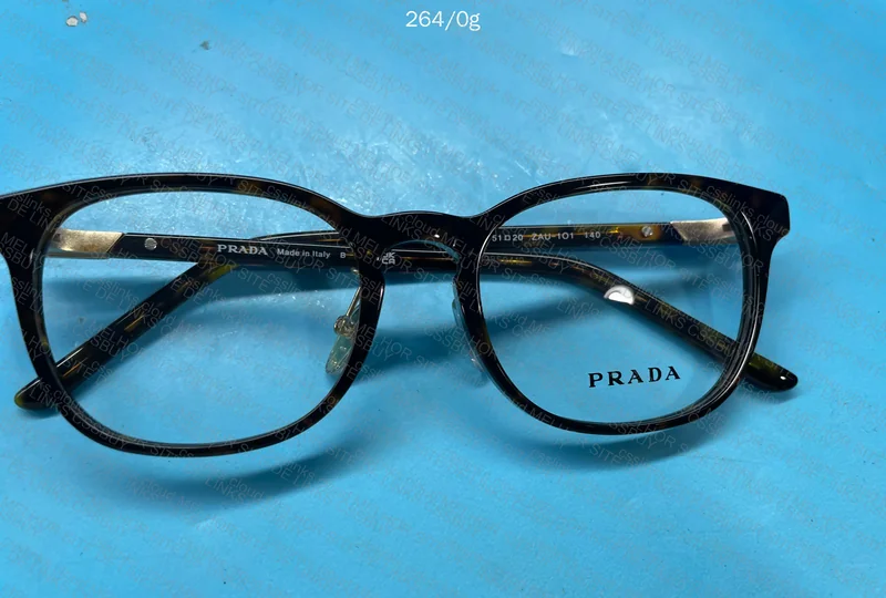 Óculos Prada