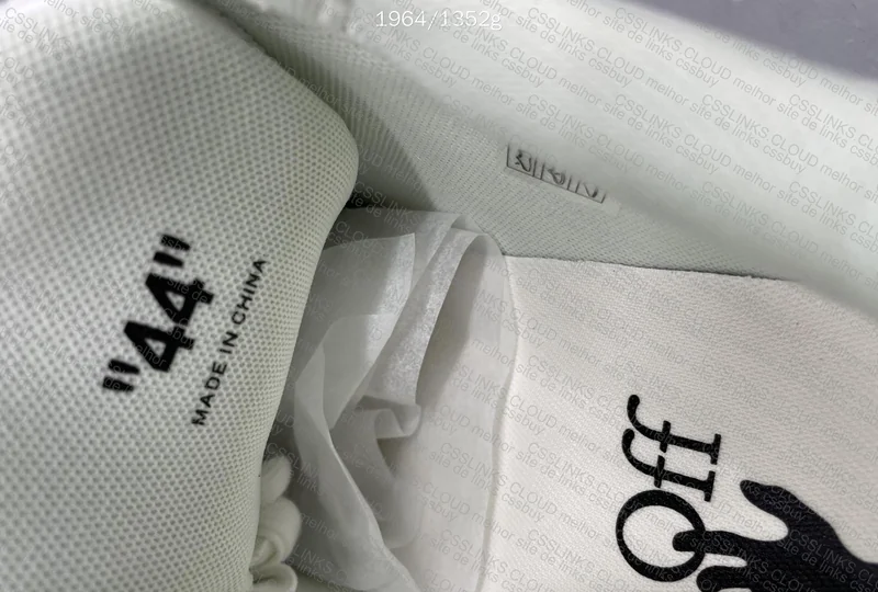 Off White out of office 5