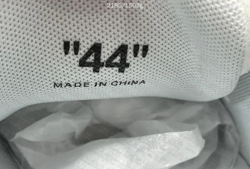 OFF-WHITE OUT OF OFFICE “FOR WALKING” (GL?)