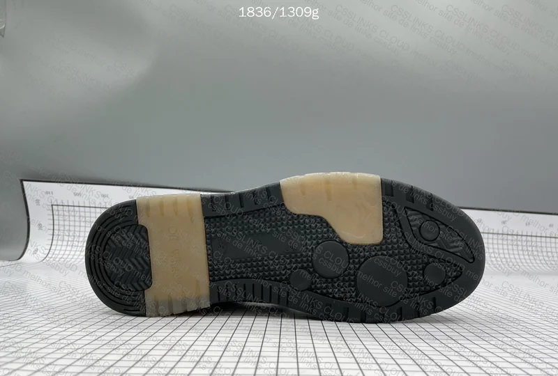 Off white / out of office - mistery blind box JMDY 7