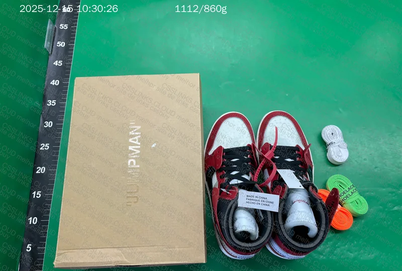 Off-White x Air Jordan 1 High Chicago 3