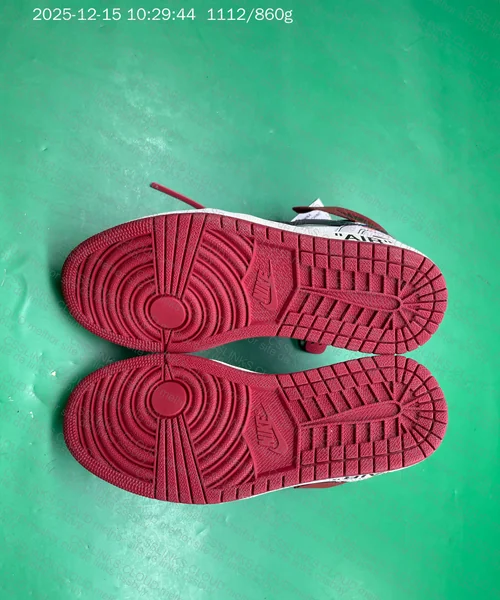 Off-White x Air Jordan 1 High Chicago 5
