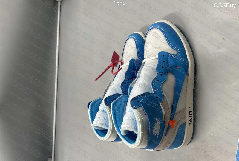 Off-White x Air Jordan 1 UNC 3