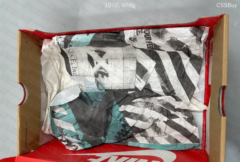 Off-White x Nike Air Max 90 Desert Ore 9