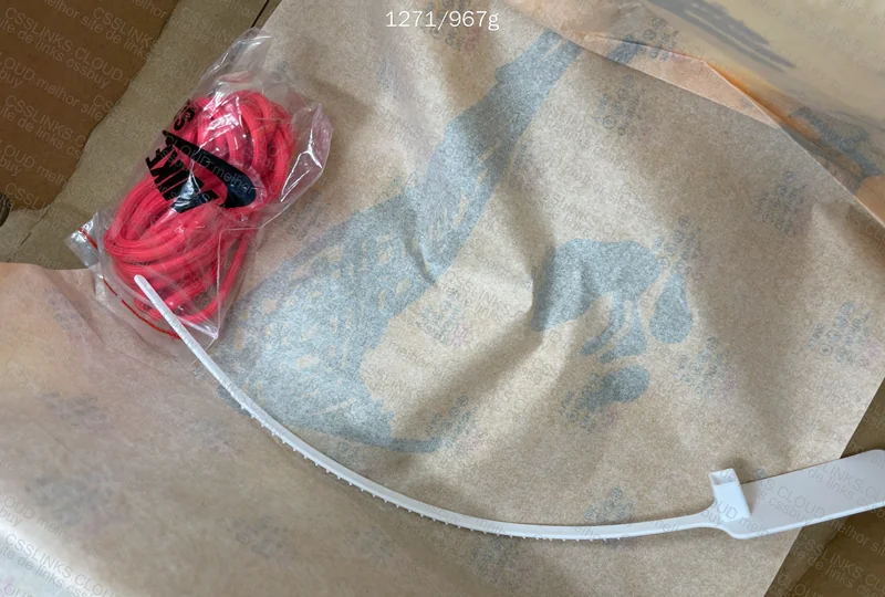 Off-White x Nike Dunk Low Lot 01 of 50 10