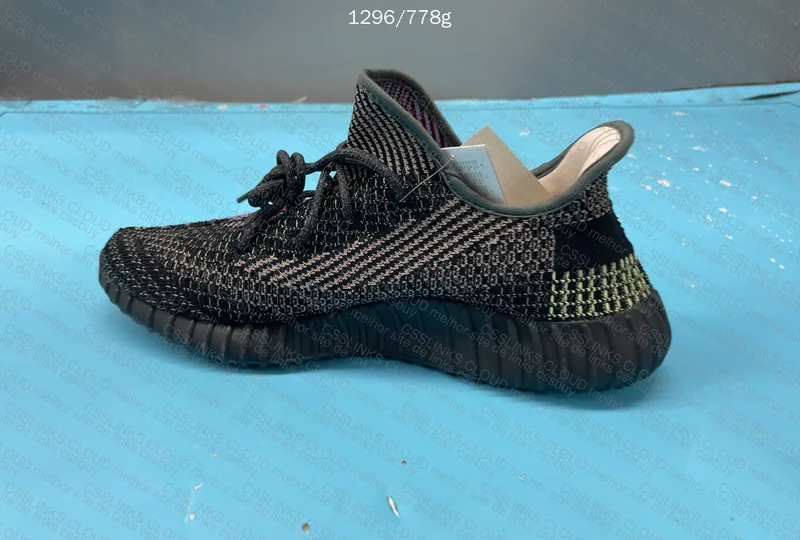 OG BATCH Sale 130y - Yeezy 350v2 Yecheil 10