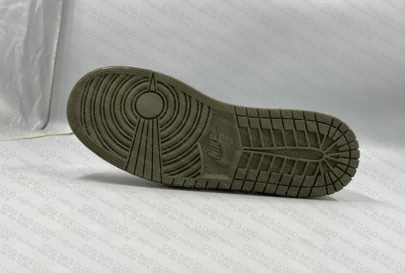 OLIVE TRAVIS SCOTT FQ 5