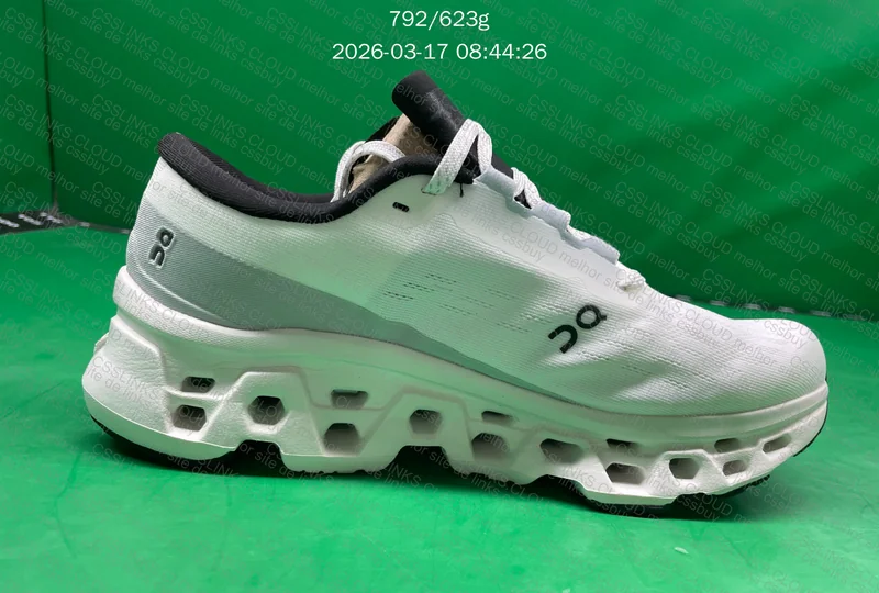 On Cloudmonster 3 2