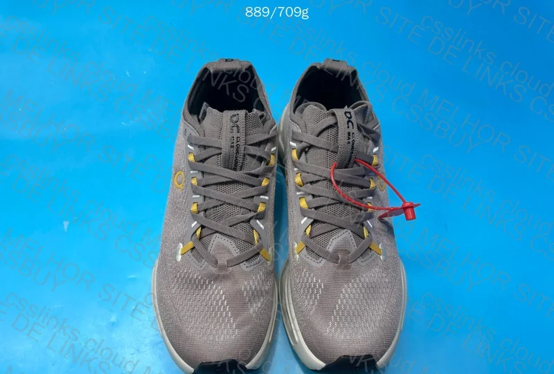 On Cloudsurfer Max OVOSneakers