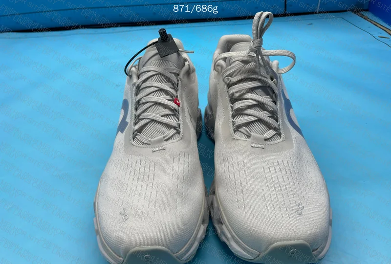 ON GX batch / 200 Y / Size 44 EUR / 871 - 686g 3