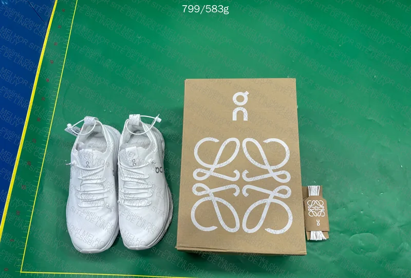 ON X LOEWE White 2