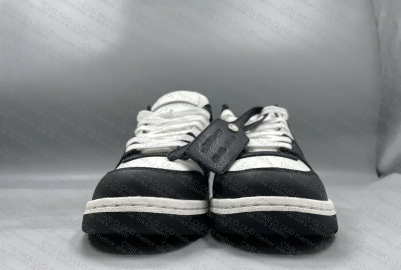 Out Of Office Black/White 3