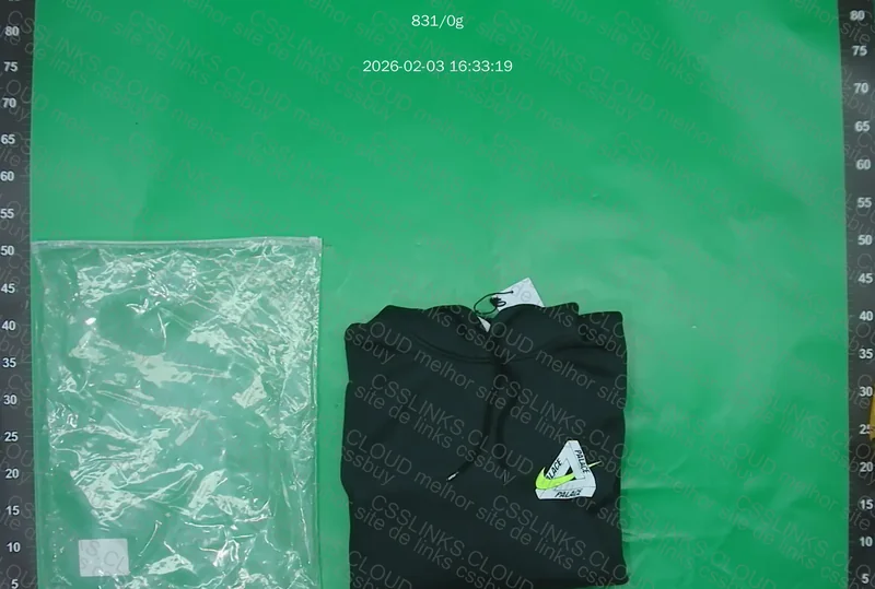 PALACE x NIKE 4