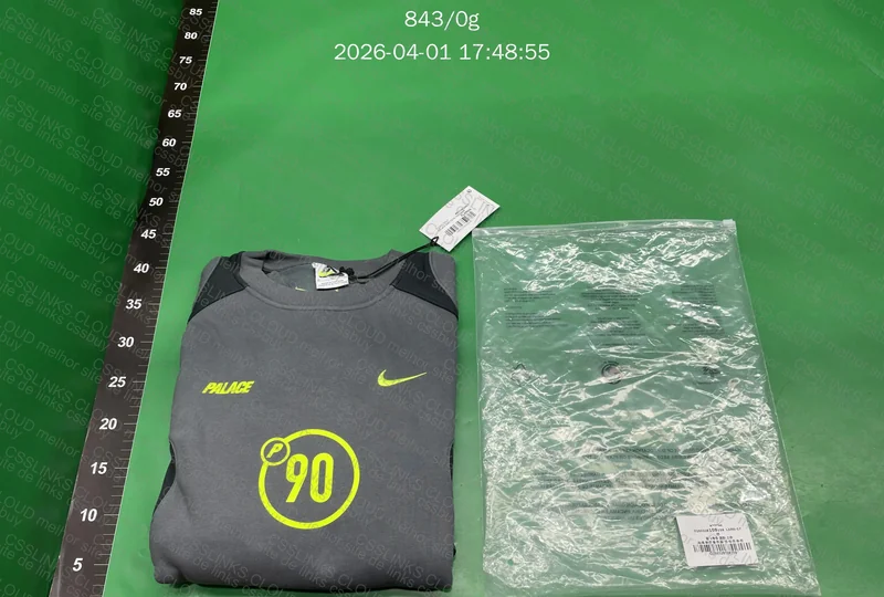 Palace x Nike Total 90 - Moletom Careca