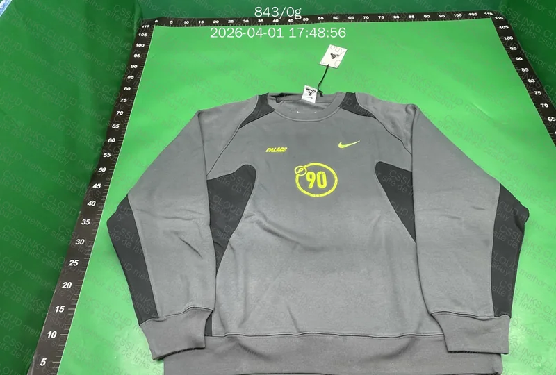 Palace x Nike Total 90 - Moletom Careca 2