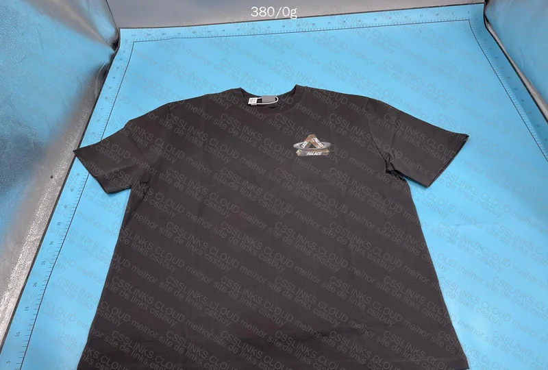 Palace x Oakley 4