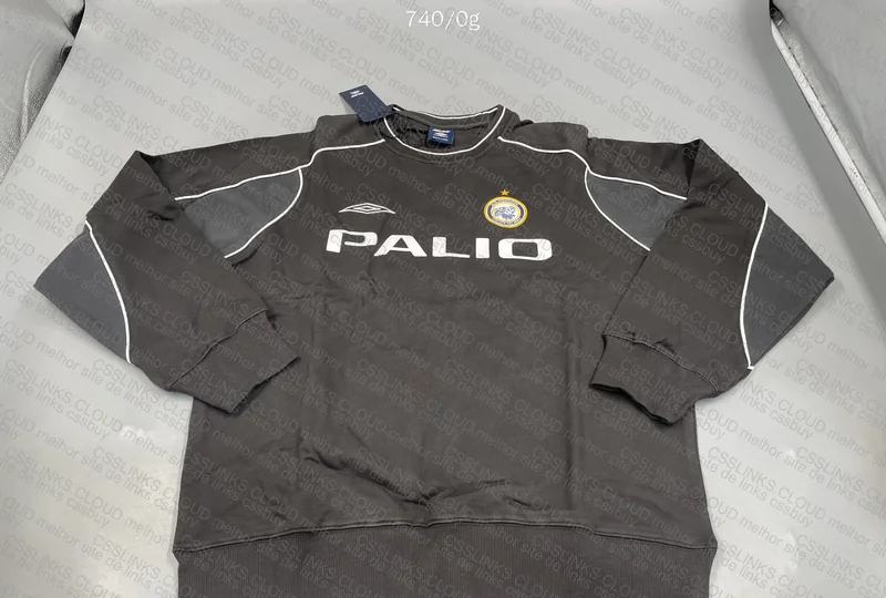 palace x umbro sweatshirt