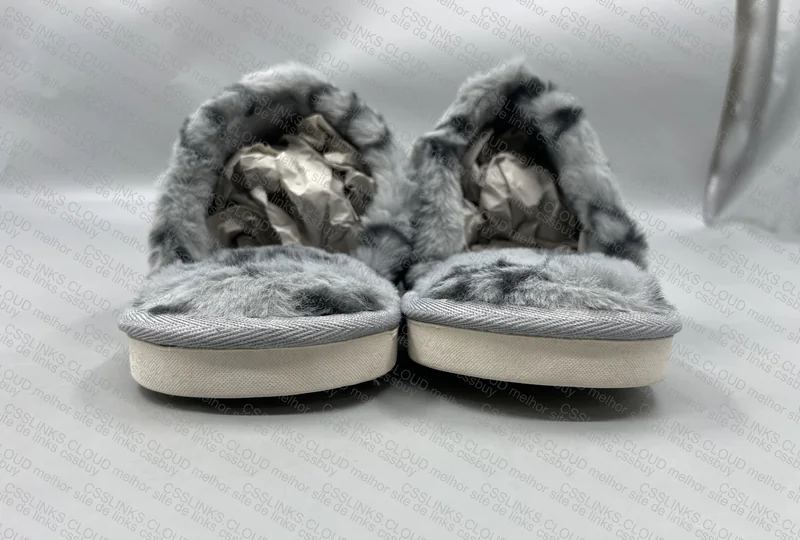 Louis Vuitton Slippers 10.80y