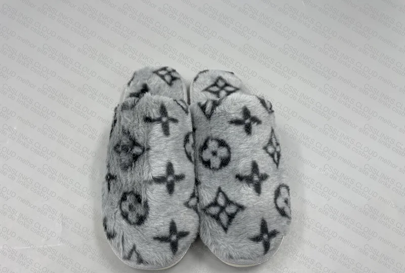 Louis Vuitton Slippers 10.80y 3