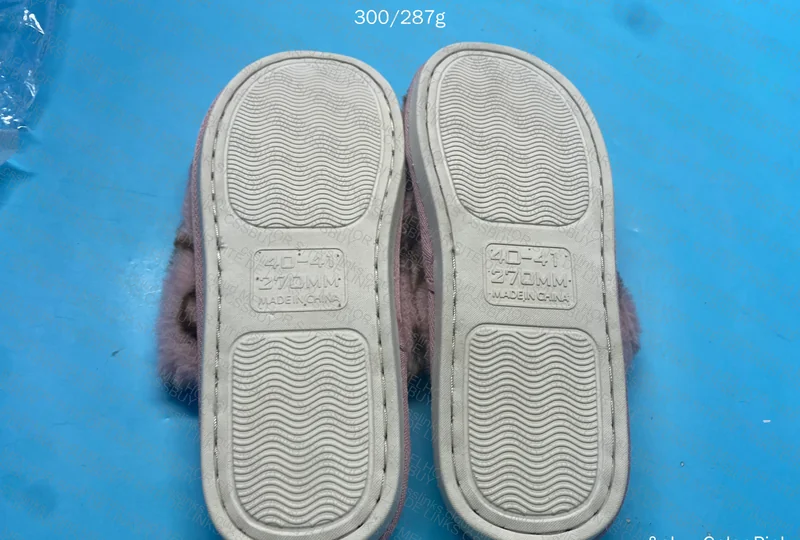 LV Slippers 2