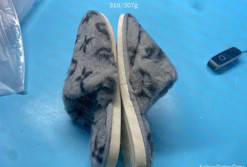 LV Slippers 4