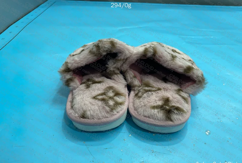 Louis Vuitton Slippers 4