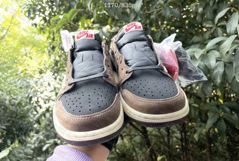 Client - Air Jordan 1 - Travis Scott Mocha 2