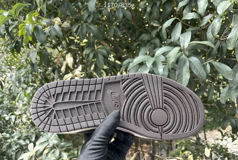 Client - Air Jordan 1 - Travis Scott Mocha 9
