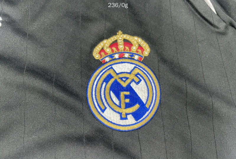 Real Madrid Retro Shirt 3
